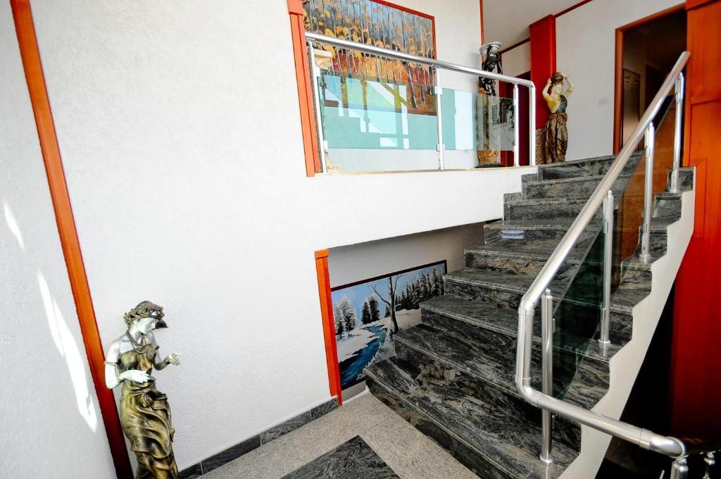 Hotel Lubjana Τίρανα Εξωτερικό φωτογραφία