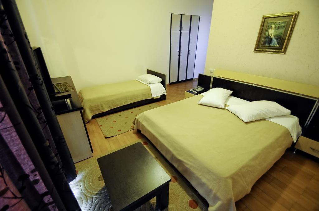 Hotel Lubjana Τίρανα Εξωτερικό φωτογραφία